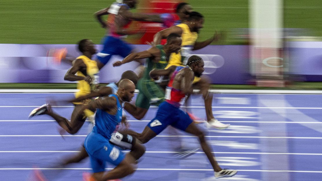 Atletismo: Noah Lyles, do EUA, leva ouro nos 100m por cinco milésimos