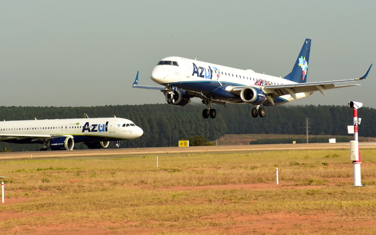 Azul anuncia corte de capacidade e suspensão de vários voos internacionais em medidas contra coronavírus