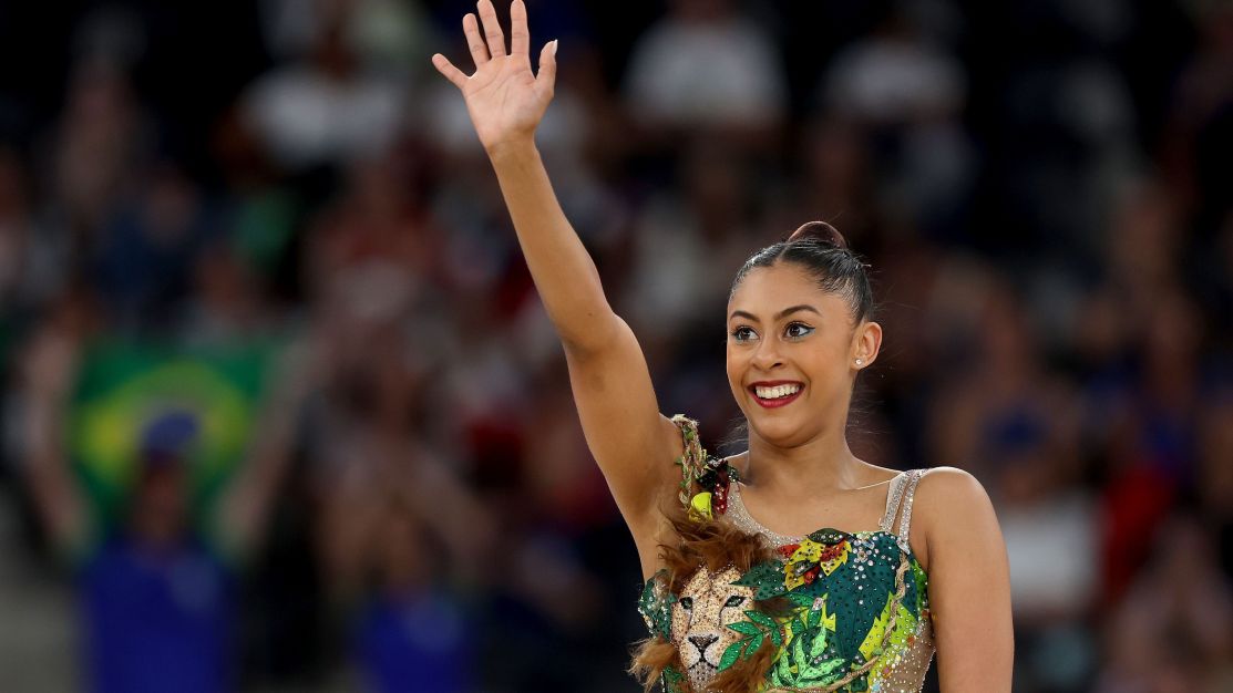 Bárbara Domingos avança à final inédita no individual geral da ginástica rítmica