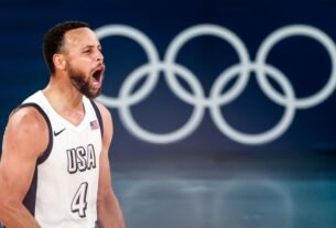 Basquete masculino dos EUA vence Sérvia e enfrenta a anfitriã França pela medalha de ouro