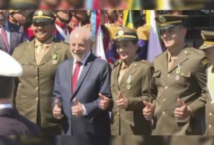 Bia Souza recebe medalha do Exército das mãos de Lula após os Jogos Olímpicos