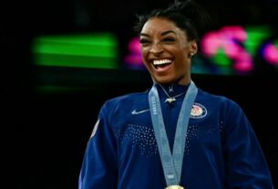 Biles ganha ouro, novamente, na competição individual geral