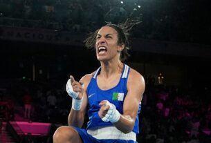 Boxeadora Imane Khelif avança para campeonatos olímpicos em meio a controvérsia de gênero