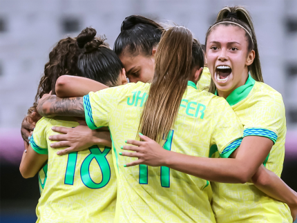 Brasil atropela a Espanha e volta a final olímpica no futebol feminino depois de 16 anos