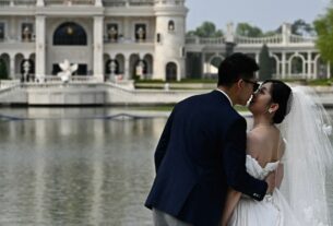 China considera tornar mais fácil o casamento