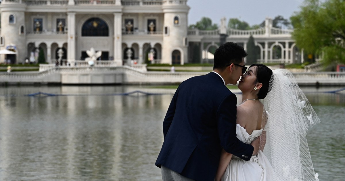 China considera tornar mais fácil o casamento