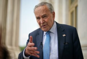 Chuck Schumer vê oportunidades para aprovar projetos de lei sobre deepfake e IA à medida que as eleições de 2024 se aproximam