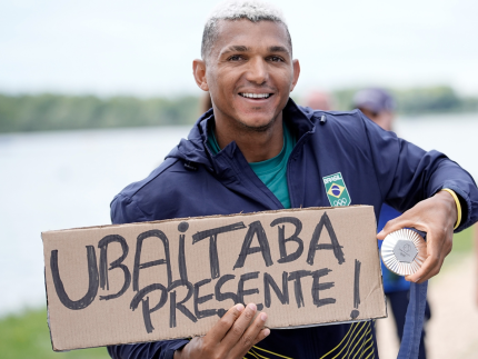 Isaquias Queiroz levou a prata na canoagem C1 1000m (Alexandre Loureiro/COB)