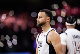 Com show de Curry, “Dream Team“ vira sobre a Sérvia e vai à final do basquete