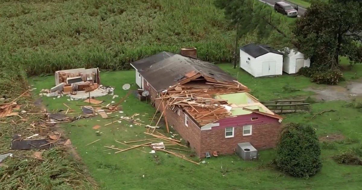 Debby gera possível tornado no sul à medida que alertas de inundação se espalham