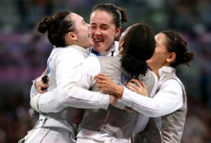 Equipe dos EUA garante vitória contra o Canadá no florete feminino olímpico