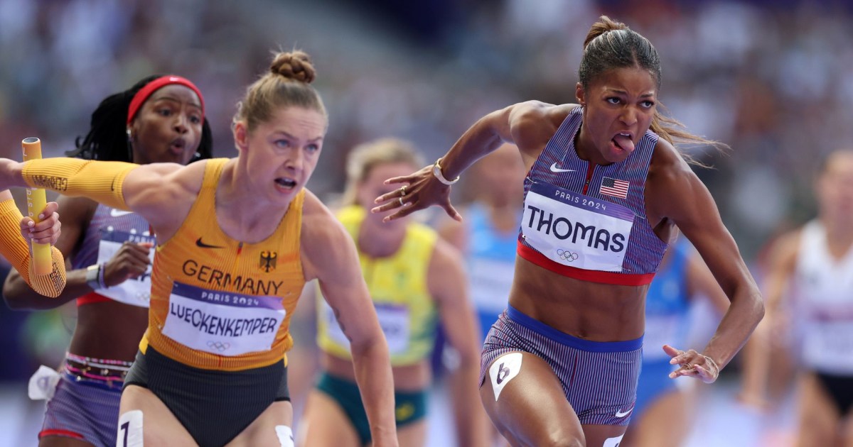 Equipe feminina dos EUA de revezamento 4x100m explode na reta final