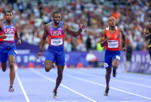 Estrela do atletismo dos EUA Noah Lyles leva bronze nos 200 metros e diz que testou positivo para Covid