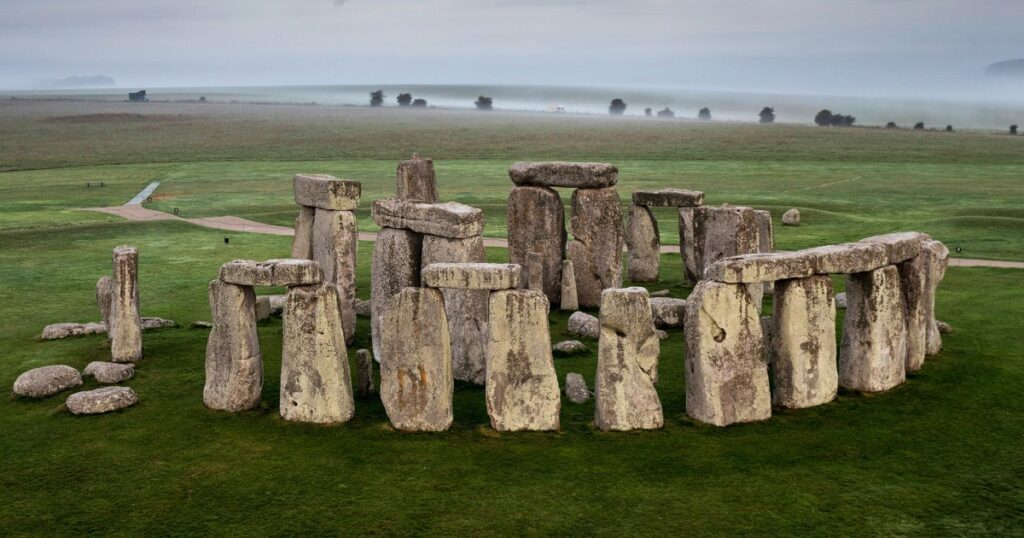 Estudo revela que rocha central de Stonehenge veio da Escócia