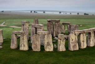 Estudo revela que rocha central de Stonehenge veio da Escócia