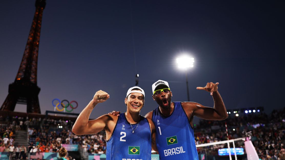 Evandro/Arthur x Hellvig/Ahmann: horário e onde assistir às quartas do vôlei de praia