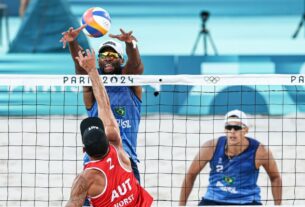 Evandro/Arthur x Perusic/Schweiner: horário e onde assistir ao vôlei de praia em Paris 2024