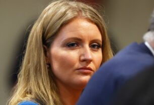 Ex-advogada de Trump, Jenna Ellis, cooperará com promotores no caso de "eleitores falsos" do Arizona