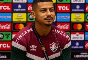 Fluminense encaminha venda de André, volante da Seleção, para clube inglês