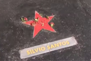 Funcionários deixam homenagens a Silvio Santos em sua vaga no SBT