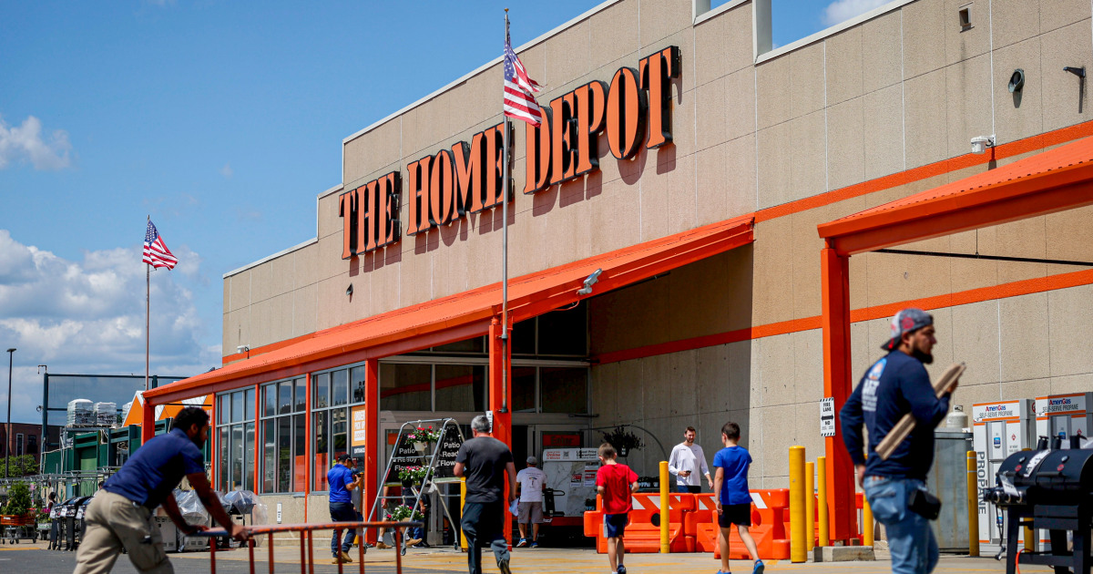 Home Depot espera que as vendas enfraqueçam à medida que os consumidores se tornam mais cautelosos