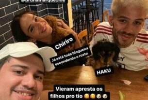 João Guilherme e Bruna Marquezine passeiam com novos pets em jantar romântico