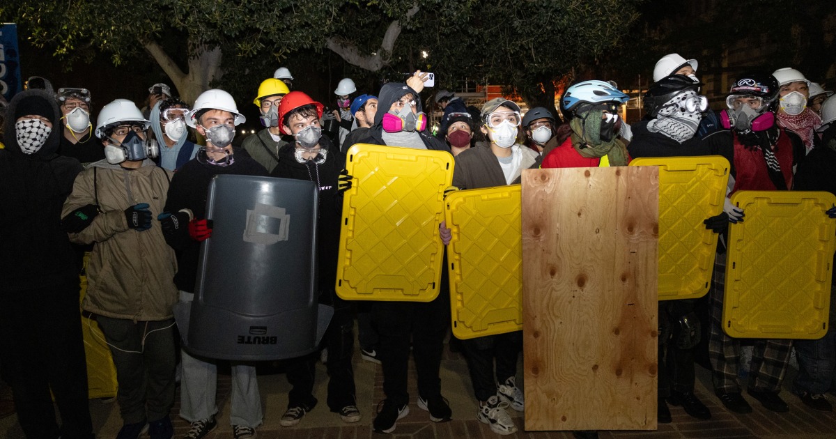 Juiz decide a favor de estudantes judeus e diz que a UCLA não pode permitir que eles sejam impedidos de acessar o campus após protestos