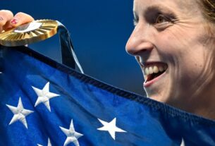 Katie Ledecky ganha 13ª medalha, maior número de medalhas para uma atleta olímpica na história