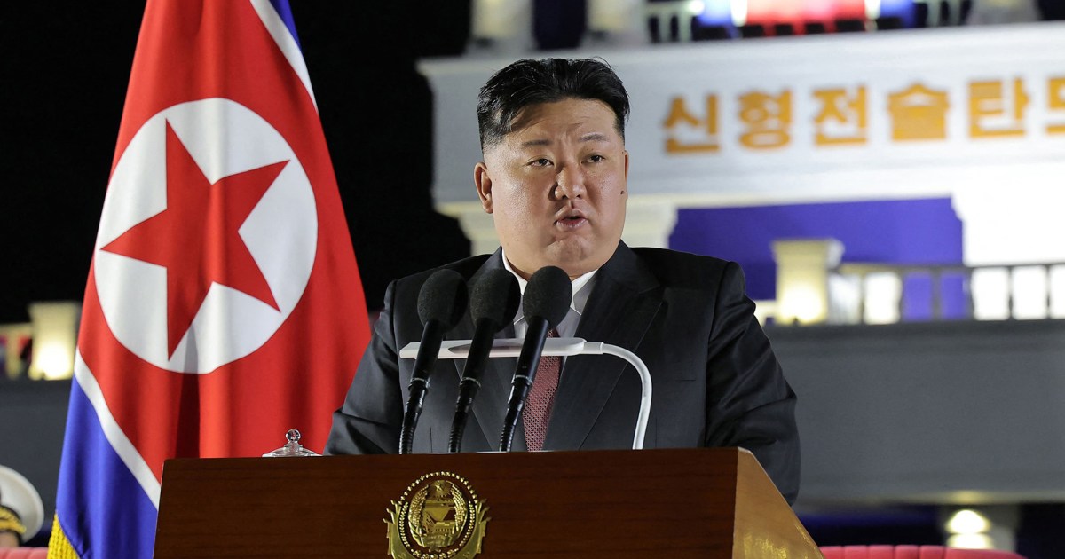 Kim da Coreia do Norte supervisiona entrega de lançadores de mísseis balísticos táticos