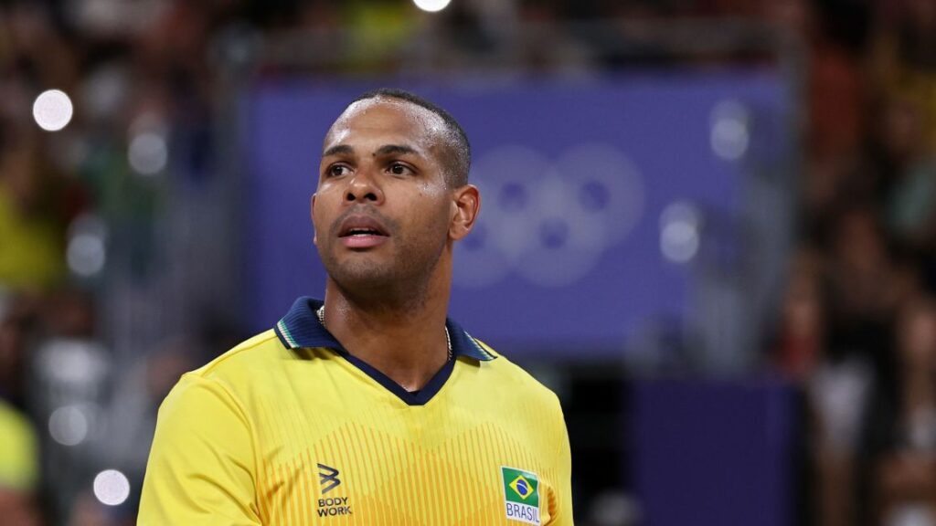 Leal anuncia aposentadoria da Seleção Brasileira de vôlei após eliminação em Paris