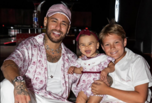 Neymar curte Dia dos Pais com Davi Lucca e Mavie na Arábia Saudita