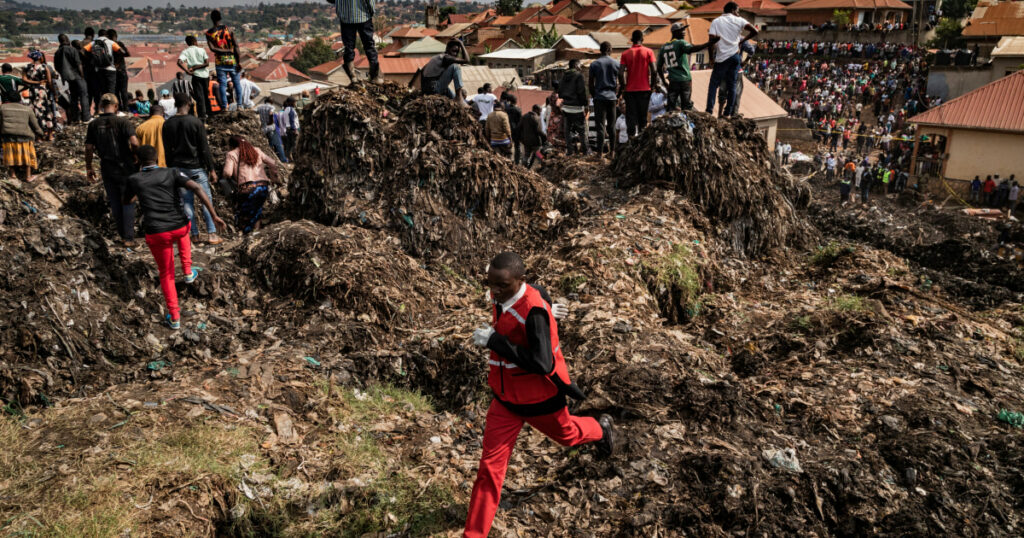 Número de mortos em deslizamento de terra em lixão de Uganda sobe para 13