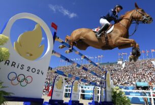 Paris 2024: Federação de hipismo descobre cavalos com língua azulada