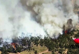 Pelo menos 1 pessoa morre no incêndio Stone Canyon no Colorado; incêndios forçam evacuações nas Montanhas Rochosas