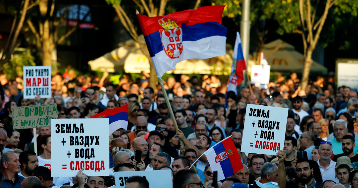 Presidente da Sérvia diz que protestos contra lítio fazem parte de guerra "híbrida" contra o país