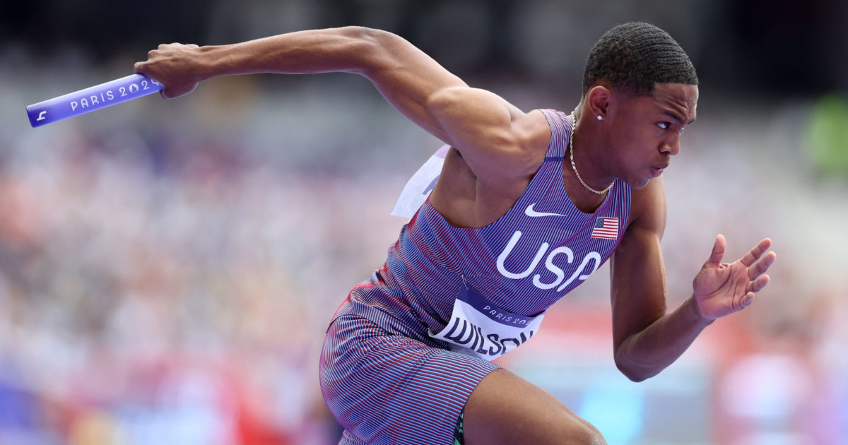 Quincy Wilson corre a primeira etapa do revezamento 4x400 pelos EUA até a final