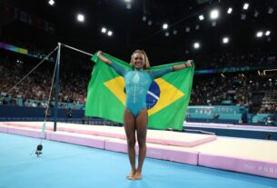 Rebeca Andrade é reverenciada por esportistas do Brasil após o ouro