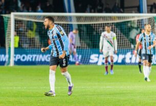 Reinaldo faz dois, e Grêmio vira sobre o Fluminense em ida da Libertadores