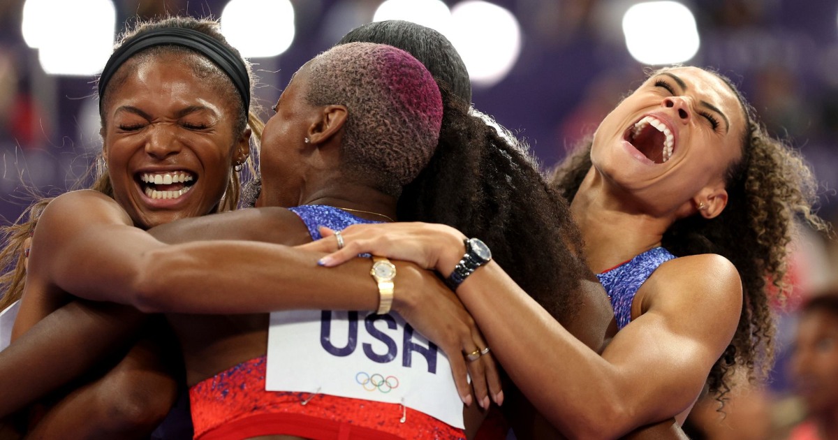 Revezamento 4x400m feminino dos EUA domina e leva ouro