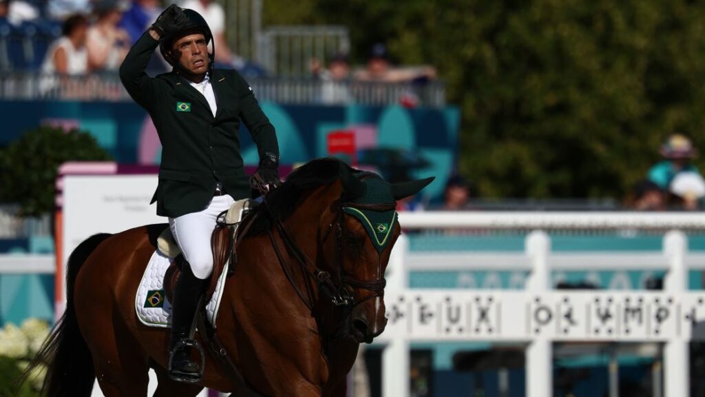 Rodrigo Pessoa e Stephan Barcha avançam à final do hipismo na Olimpíada