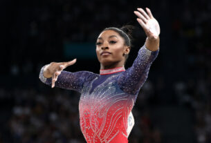 Simone Biles diz que ficou tomada pela emoção após terminar de competir nas Olimpíadas de Paris