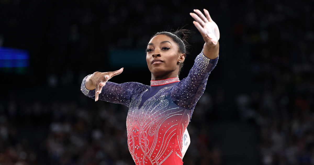 Simone Biles diz que ficou tomada pela emoção após terminar de competir nas Olimpíadas de Paris