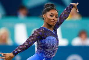 Simone Biles ganha prata no solo nas Olimpíadas de Paris e se torna a ginasta americana mais condecorada