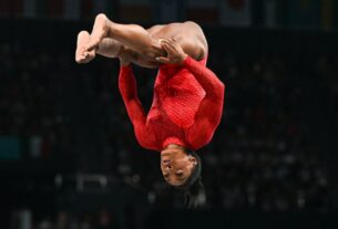 Simone Biles voa para o ouro mais uma vez no salto nas Olimpíadas de Paris 2024