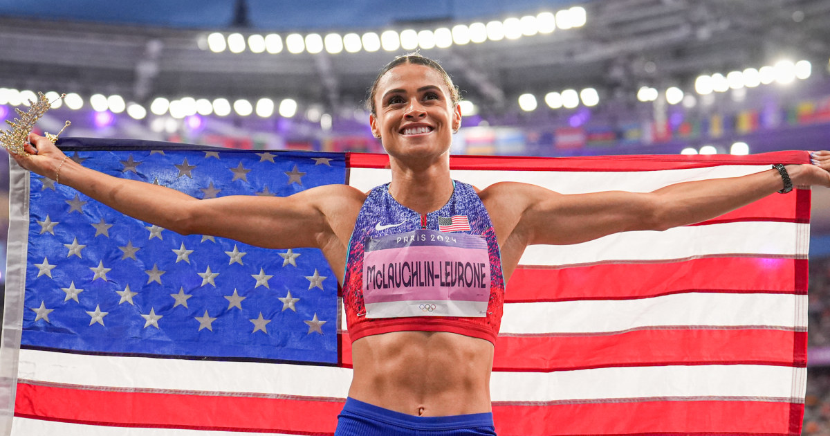 Sydney McLaughlin-Levrone estabelece recorde mundial a caminho da medalha de ouro nos 400 metros com barreiras