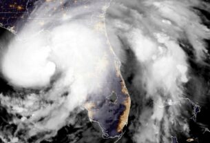 Tempestade de categoria 1 atinge a Flórida antes de tempestade com risco de morte