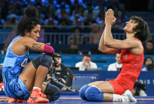 Vinesh Phogat, lutadora indiana que lutou contra assédio sexual, é desclassificada após fazer história olímpica