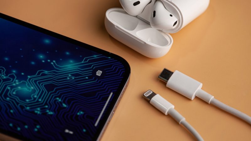 Comissão Europeia exige que a Apple alinhe a interoperabilidade com as regras da concorrência digital – Euractiv