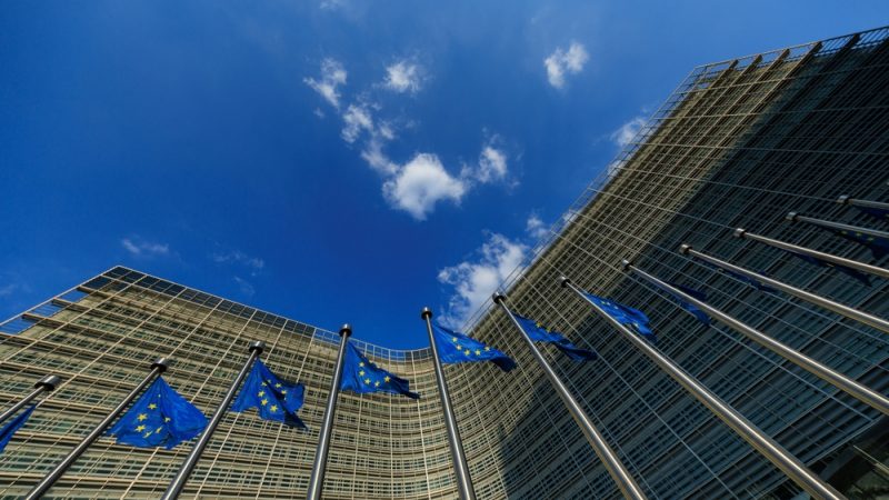 Comissão coleta mais de 100 assinaturas do Pacto de IA, mas o futuro permanece incerto – Euractiv