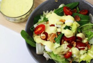 Salada com molho de iogurte e mostarda